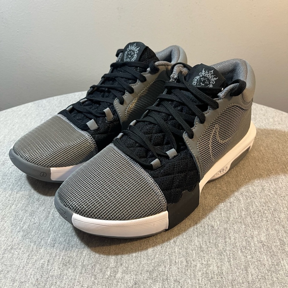 Nike Lebron Witness VIII Cool Grey/White-Black Men's Shoe Size 10 FB2239-004​​